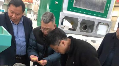 糧油食品專家謝健、華夏考查公司 研發(fā)定型的智能化新產(chǎn)品